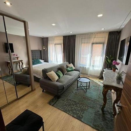 Piso De Dos Dormitorios Con Reforma De Diseno 산펠리우데기솔스 외부 사진